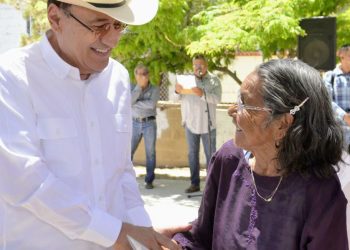 Beneficia Gobernador Durazo a más de 47 mil familias sonorenses con entrega de escrituras