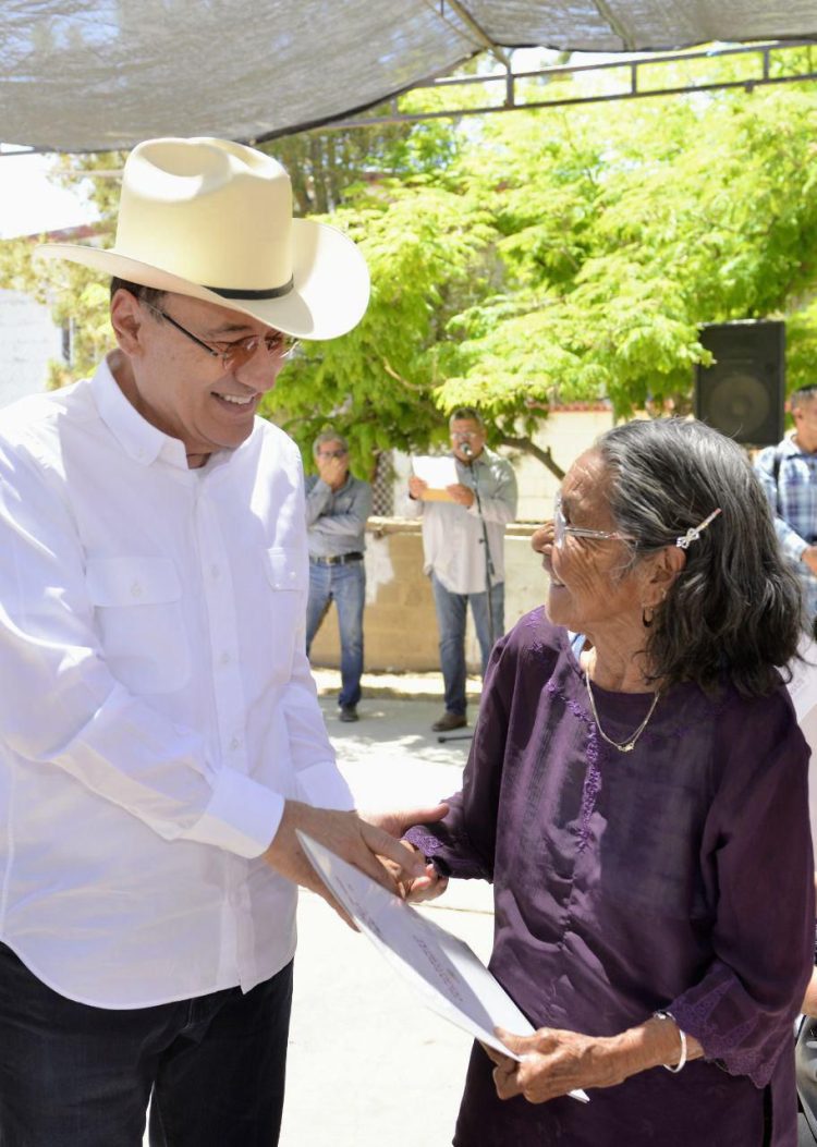 Beneficia Gobernador Durazo a más de 47 mil familias sonorenses con entrega de escrituras