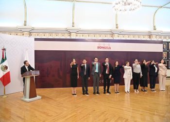 Hace el Gobernador Durazo cambios en el gabinete estatal en Sonora