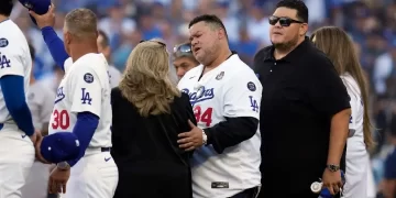 La presencia del ‘Toro’ Valenzuela domina inicio de Serie Mundial