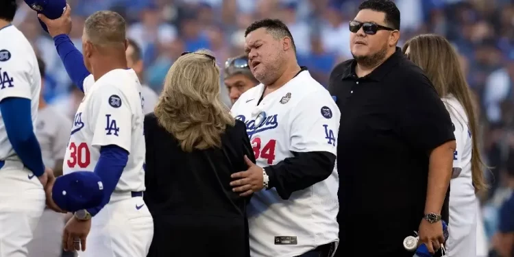 La presencia del ‘Toro’ Valenzuela domina inicio de Serie Mundial