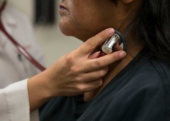 El Alzheimer afecta a la comunidad hispana en mayor medida, pero la investigación está retrasada