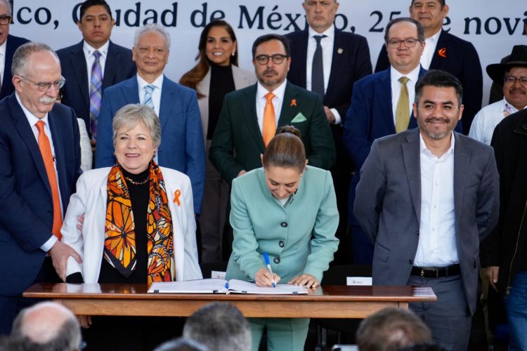 Presidenta Claudia Sheinbaum, firma acuerdo por el derecho humano al agua y la sustentabilidad