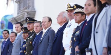 Gobernador Durazo acompaña a 5 mil jóvenes en el desfile por el 114 aniversario de la Revolución Mexicana