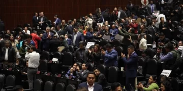 Aprueban en lo general reforma para desaparecer organismos autónomos