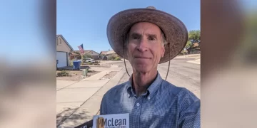 Candidato John McLean a senador estatal de Arizona muere en accidente de tránsito