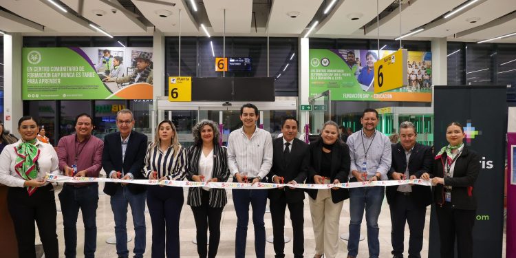 Gobernador Durazo, principal gestor para mejorar conectividad aérea: Roberto Gradillas