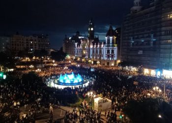 Marchan miles en Valencia para exigir dimisión de Carlos Mazón