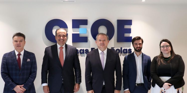 Promueve Toño Astiazarán a Hermosillo como destino de inversión ante la Confederación Española de Organizaciones Empresariales, CEOE