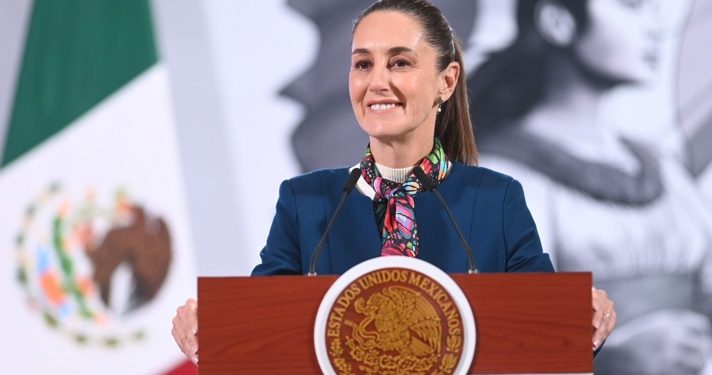 La Presidenta Claudia Sheinbaum firma decretos por los cuales se traduce a 57 lenguas indígenas