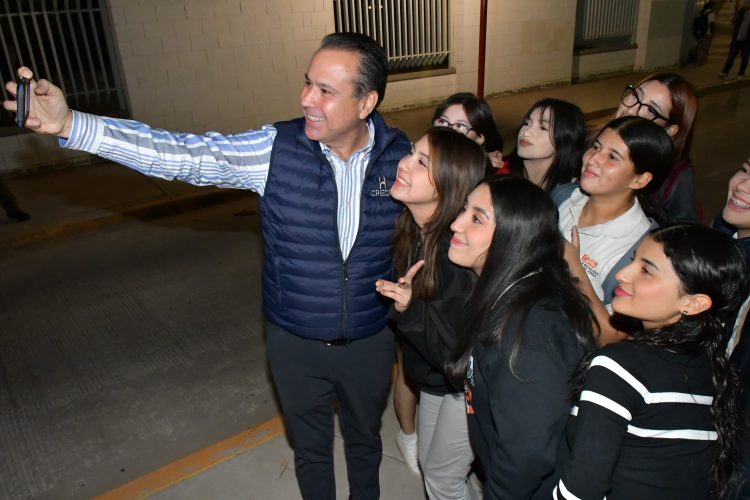 Impulsa Toño Astiazarán participación de jóvenes en programas de gobierno