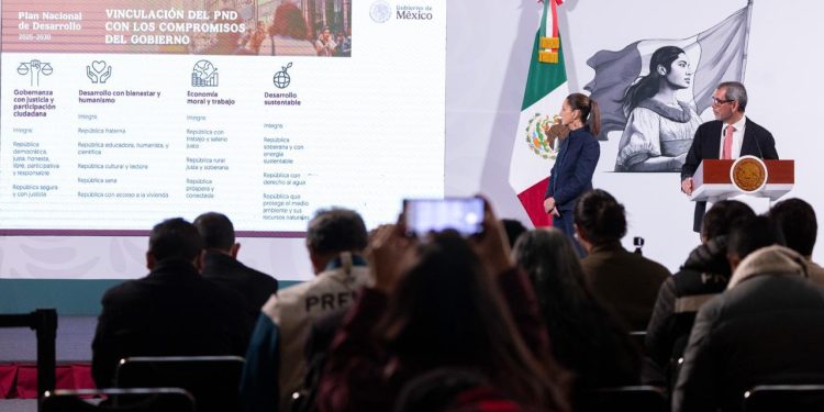 “Estamos cumpliendo con nuestra promesa de que no va a aumentar en términos reales el precio de las gasolinas”: Claudia Sheinbaum
