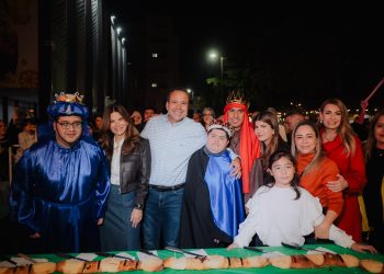 Atestiguan Toño Astiazarán y Patty Ruibal nuevo récord de Rosca de Reyes con 520 metros