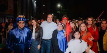 Atestiguan Toño Astiazarán y Patty Ruibal nuevo récord de Rosca de Reyes con 520 metros