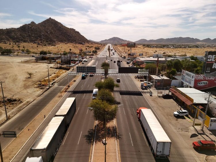 Mantiene innovación Toño Astiazarán, están listos arcos de seguridad vial con pantallas Led