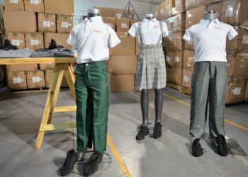 Garantiza Gobernador Durazo entrega anticipada de uniformes escolares del ciclo 2025-2026