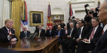 Aranceles de 25% a México y Canadá, reafirma Trump