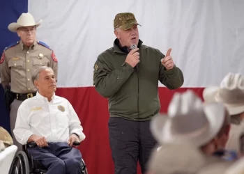 Empezaron las redadas antimigrantes, afirma zar fronterizo de EU