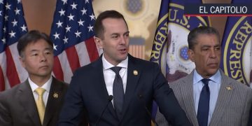 Legisladores hispanos abordan las acciones ejecutivas de Trump sobre inmigración