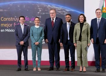 Presidenta Claudia Sheinbaum anuncia inversión de 5 mmdd de Amazon web services en México para crear región digital en Querétaro