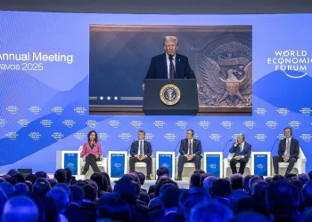 “Vengan a producir en EU” o “tendrán que pagar aranceles”: Trump en Davos