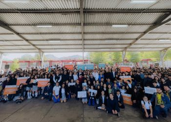 Ayudan Toño Astiazarán y Patty Ruibal a prevenir adicciones en jóvenes con programa “Advertencia DIF”