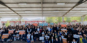 Ayudan Toño Astiazarán y Patty Ruibal a prevenir adicciones en jóvenes con programa “Advertencia DIF”