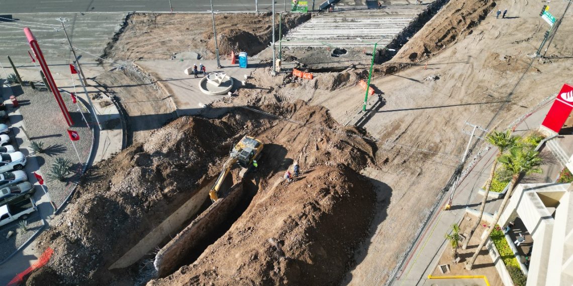 Anuncia Toño Astiazarán dobles turnos laborales en construcción de puente a desnivel Colosio y Solidaridad