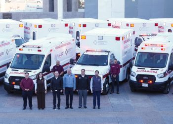 Gobernador Durazo entrega 12 ambulancias y fortalece atención de salud en Sonora
