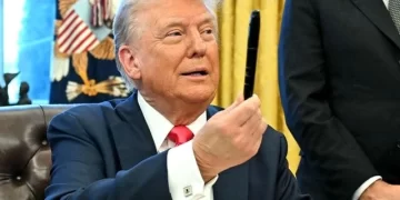 Trump dice que venderá permisos de “residencia dorada” por 5 mdd