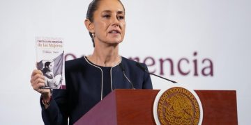 Presidenta Claudia Sheinbaum presenta la cartilla de derechos de las mujeres en el marco del 8M