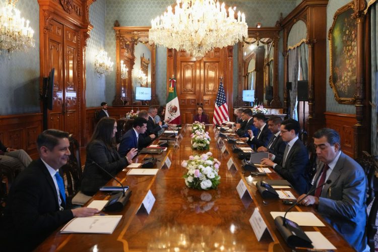 Recibe presidenta de México a la secretaria de Seguridad Nacional de los Estados Unidos, Kristi Noem