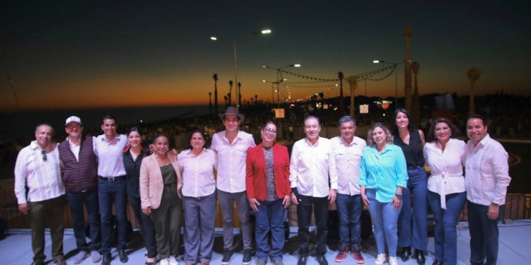 Con ambiente de fiesta y lleno total, Gobernador Durazo detona potencial turístico de Huatabampito con inauguración de Malecon