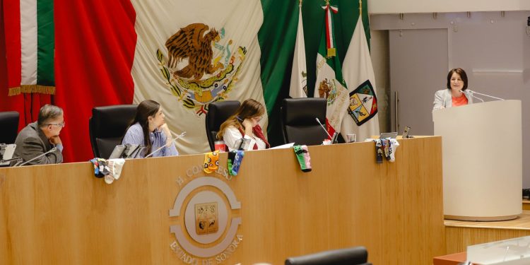 Aprueba Congreso de Sonora minuta sobre simplificación administrativa, turna iniciativas y toma protesta a funcionarios