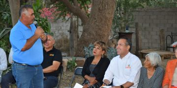 Atiende directamente Toño Astiazarán a ciudadanos en La Victoria