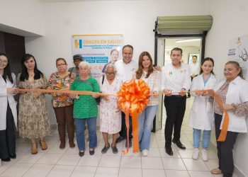 Inauguran Toño Astiazarán y Patty Ruibal tercera Clínica CRECES en Salud Los Olivos