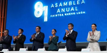 Claudia Sheinbaum invita a las y los empresarios a fortalecer el Plan México durante la 81 asamblea anual de la CAINTRA Nuevo León