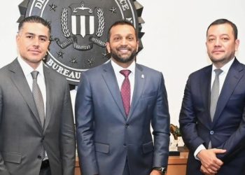 Se reúne García Harfuch con director del FBI