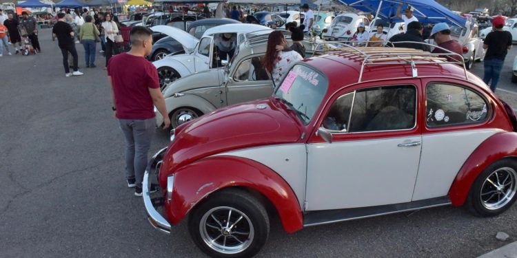 Realizan exhibición de Volkswagen en Car Show de Víactiva