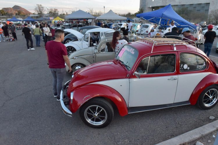 Realizan exhibición de Volkswagen en Car Show de Víactiva