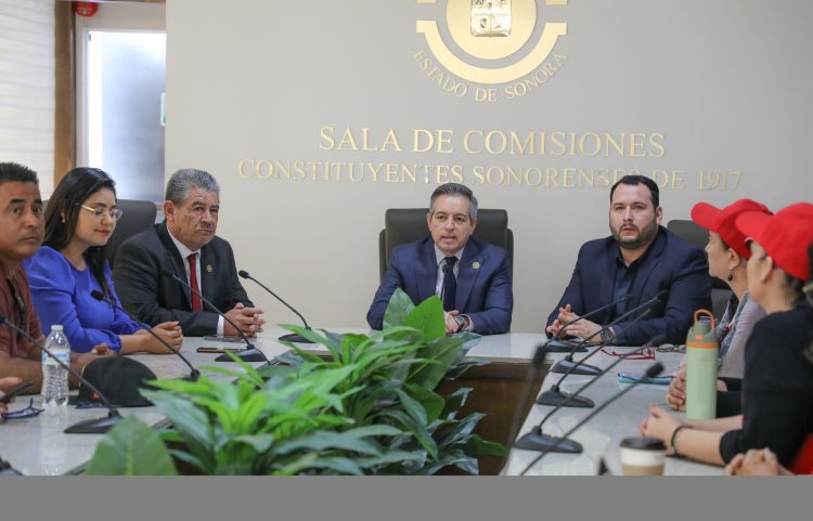 Aprueban iniciativa para profesionalizar la administración municipal