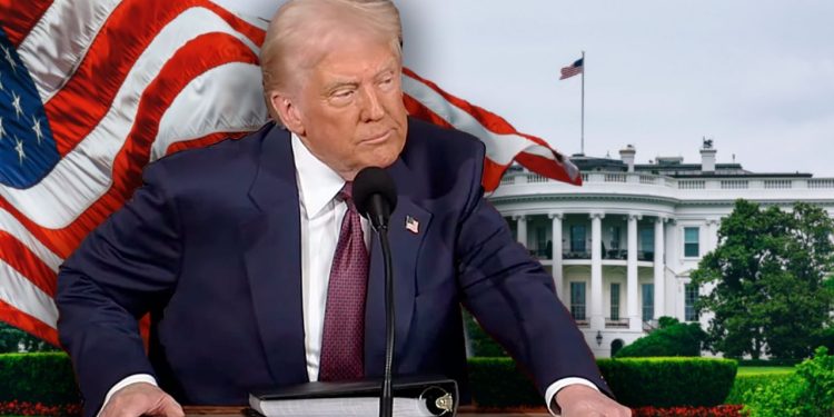 Entre aplausos y protestas, ofrece Trump mensaje ante Congreso de EU