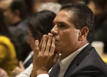 Silvano Aureoles Conejo, en el centro de la polémica, Detienen a colaboradores del ex gobernador michoacano