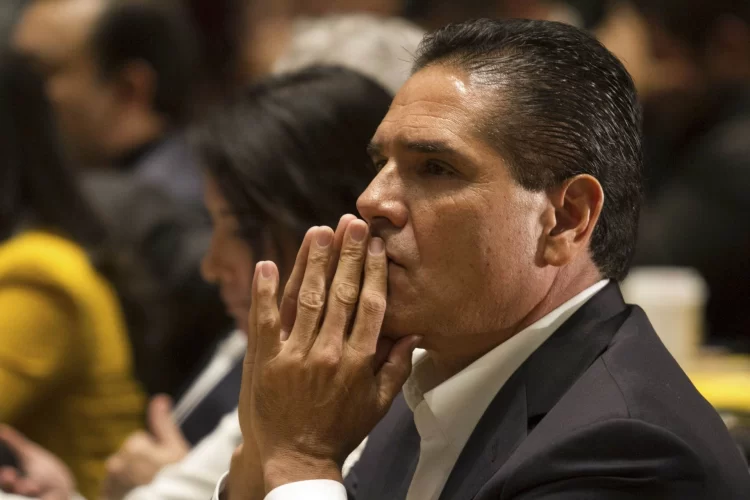 Silvano Aureoles Conejo, en el centro de la polémica, Detienen a colaboradores del ex gobernador michoacano