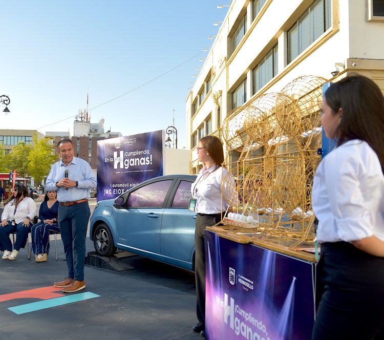 Celebra Toño Astiazarán sorteo “En La H Cumpliendo Ganas” con ganador del automóvil JAC E10X 2025_