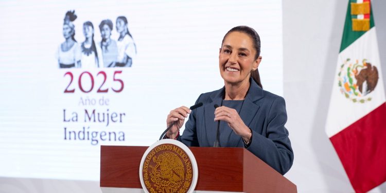Inicia red nacional de Tejedoras de la Patria con el objetivo de que las mujeres nos protejamos entre todas: Sheinbaum