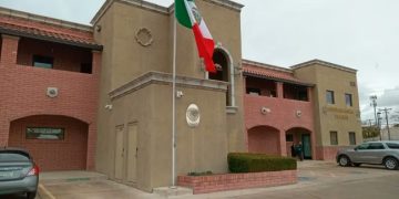 Incumplimiento de pagos salariales en consulados de México en EEUU provoca inconformidades