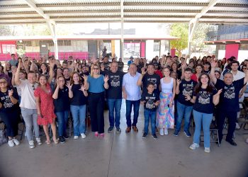 Reconoce Toño Astiazarán a graduados del Taller de Lengua de Señas Mexicana