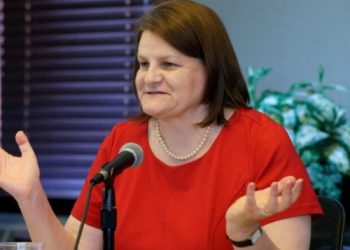 Liberan bajo fianza a jueza de Wisconsin arrestada por supuesta obstrucción