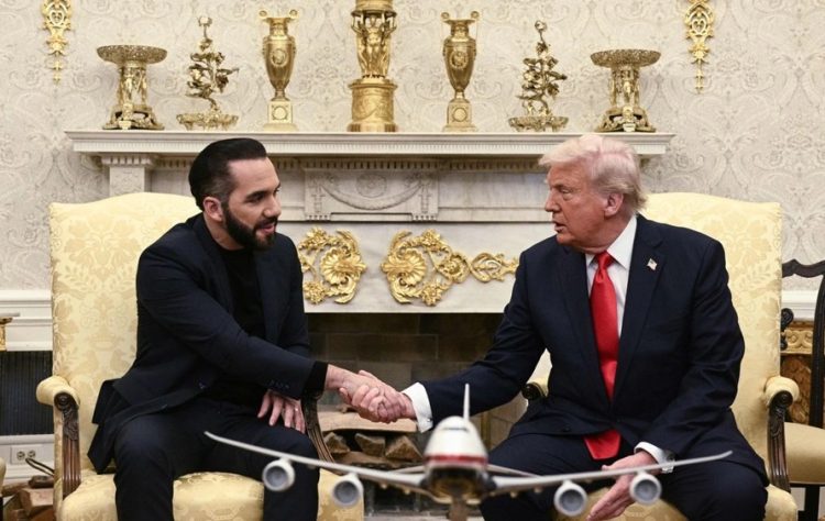 Trump niega ayuda a migrante salvadoreño para regresar a EU